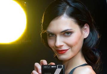 Olympus выпускает «хрустальную» фотокамеру µ1040 Crystal